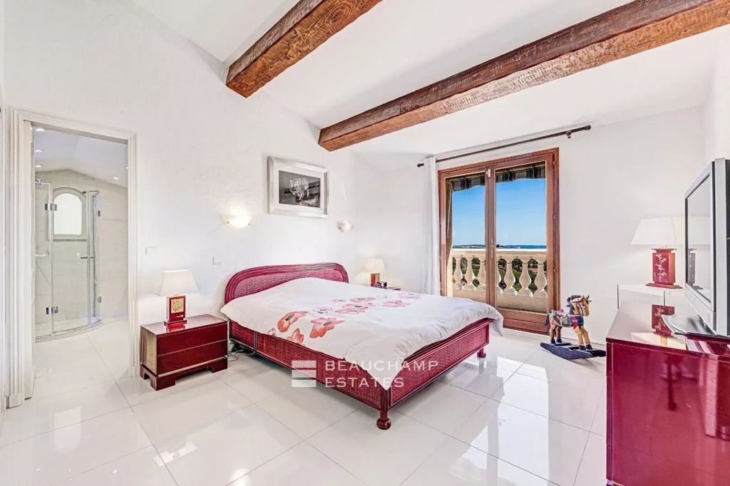 Villa provençale – 4 bedrooms – sea view on Capitou hill in Mandelieu