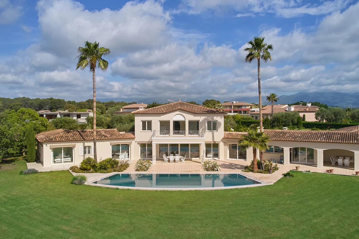 provençale villa roquefort les pins | Beauchamp Estates