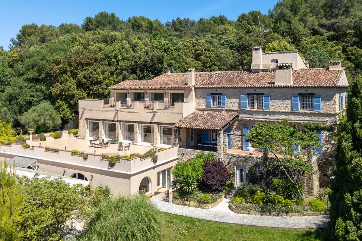 provençale villa roquefort les pins | Beauchamp Estates
