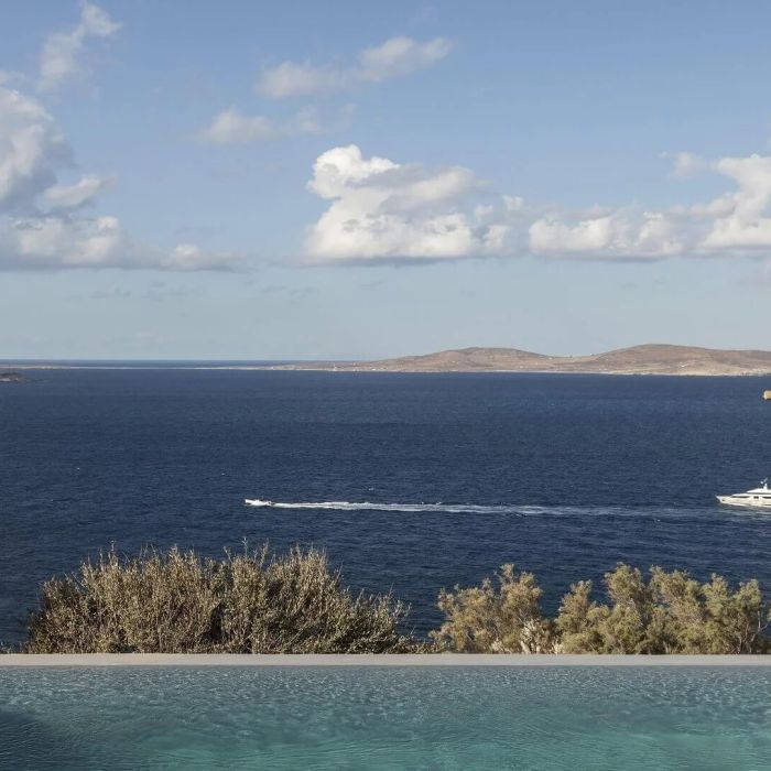 Villa Siva | A stylish villa overlooking the sea