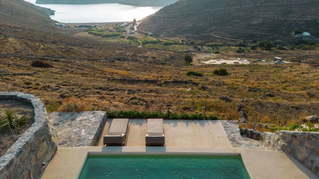 Villa Sol | A cozy villa overlooking Vagia beach in Serifos,