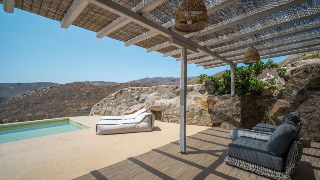 Villa Sol | A cozy villa overlooking Vagia beach in Serifos,