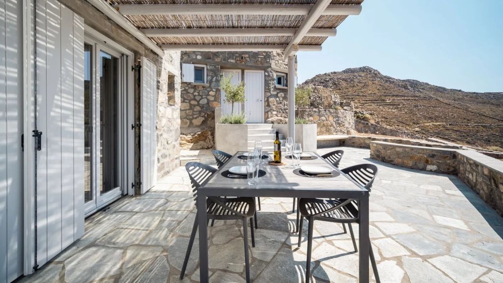 Villa Sol | A cozy villa overlooking Vagia beach in Serifos,