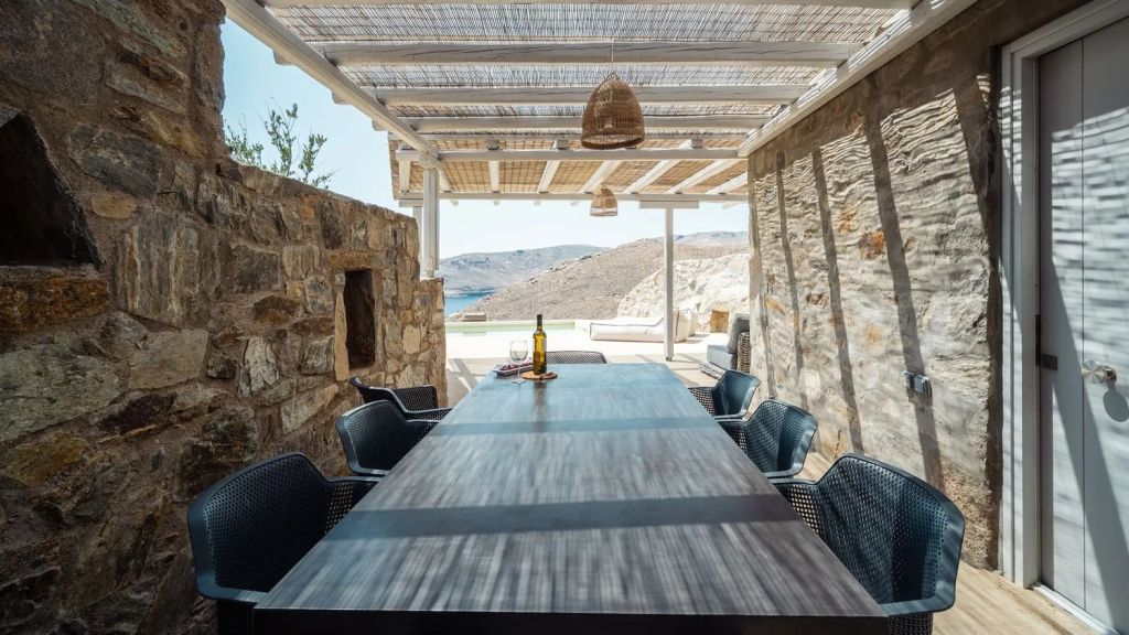 Villa Sol | A cozy villa overlooking Vagia beach in Serifos,