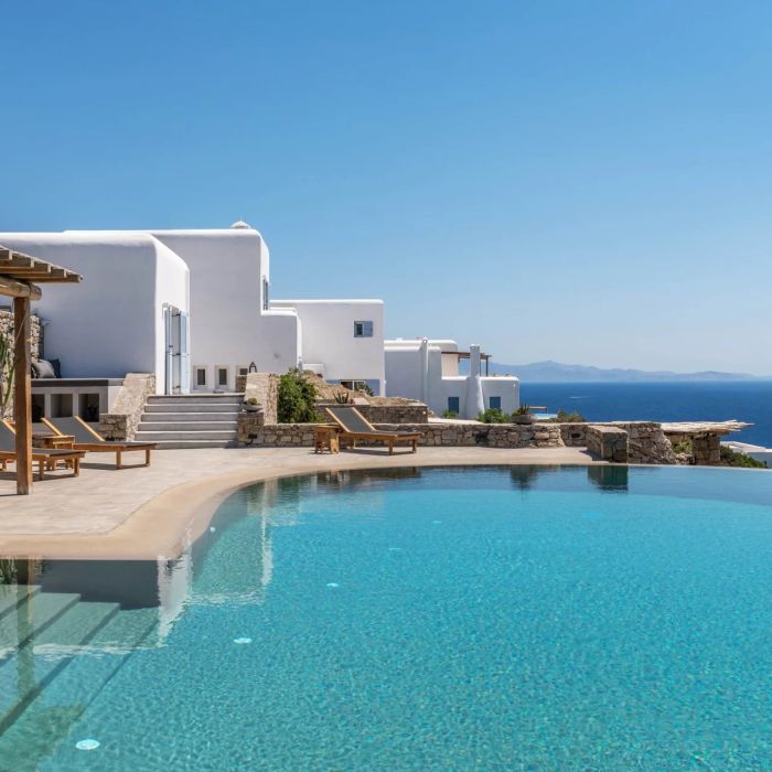 Villa Tamara | A Beautiful and luxurious 8 bedroom Villa in Agios Lazaros