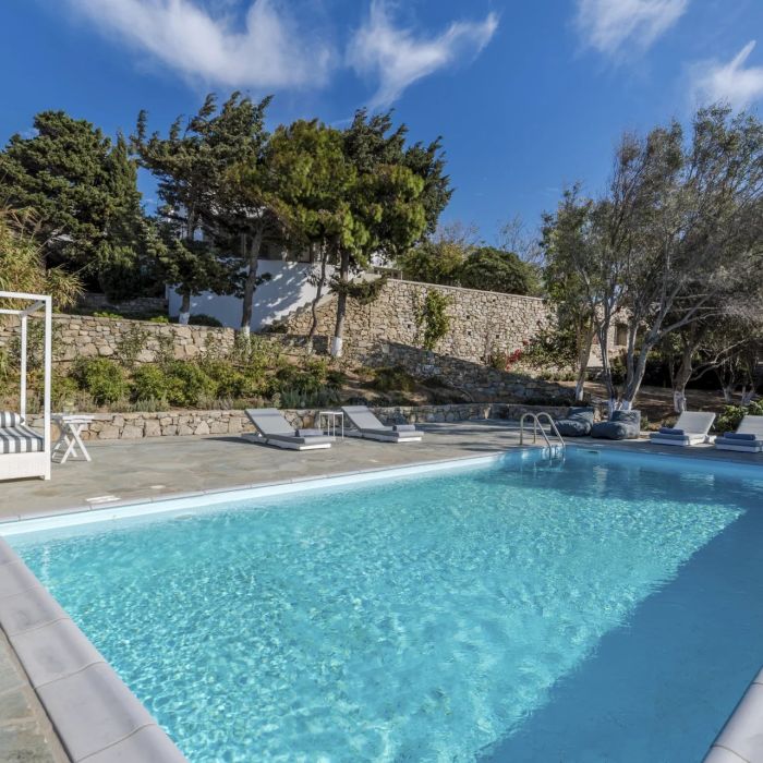 Villa Thea | A traditional Cycladic villa