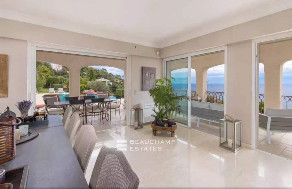 VILLA -THÉOULE-SUR-MER