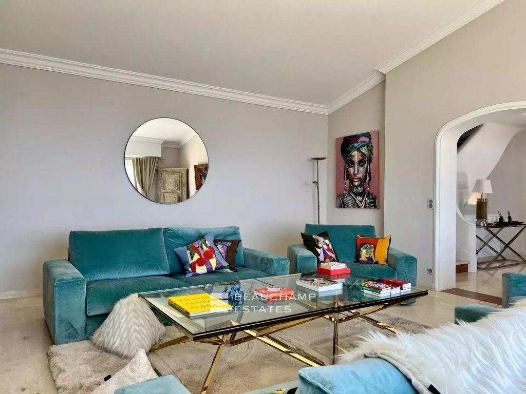 VILLA -THÉOULE-SUR-MER