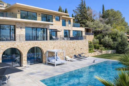 contemporary villa with sea view Mougins | Beauchamp Estates