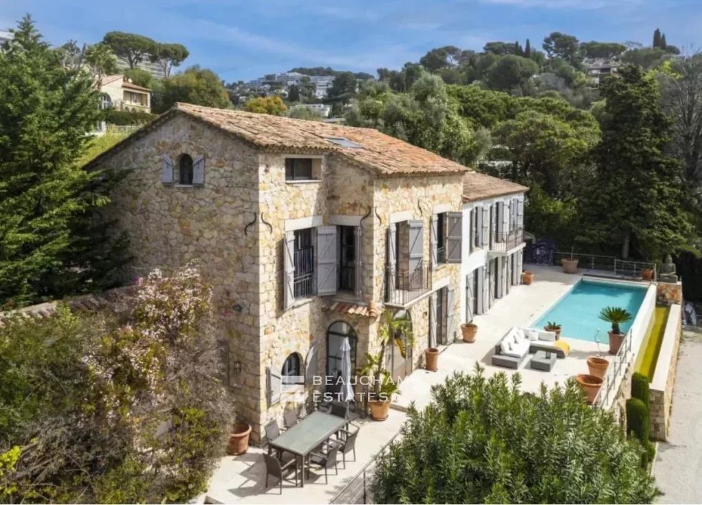 Villa with panoramic sea view