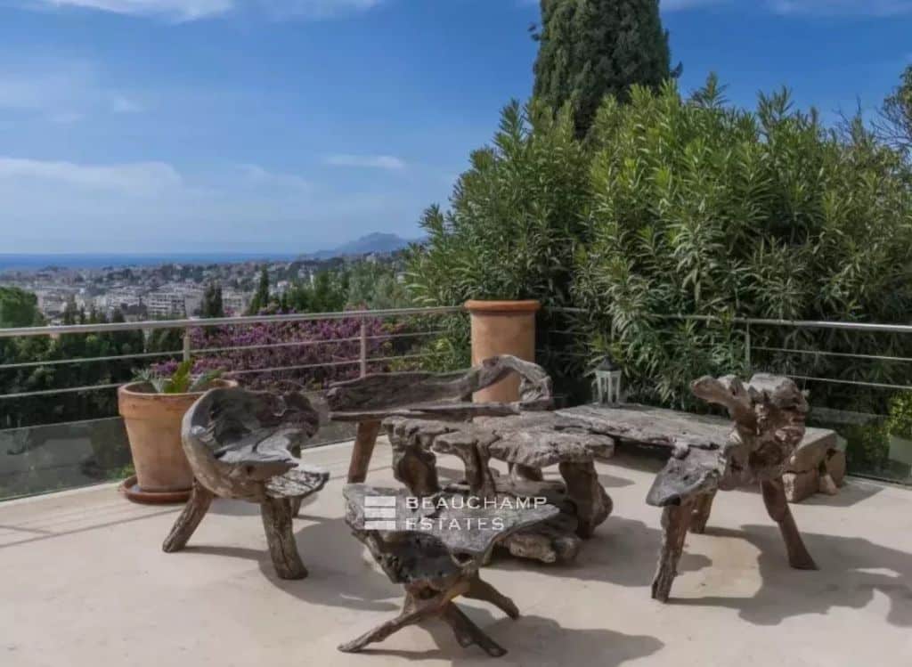 Villa with panoramic sea view