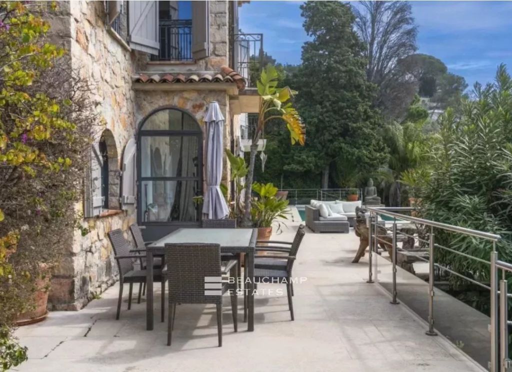 Villa with panoramic sea view