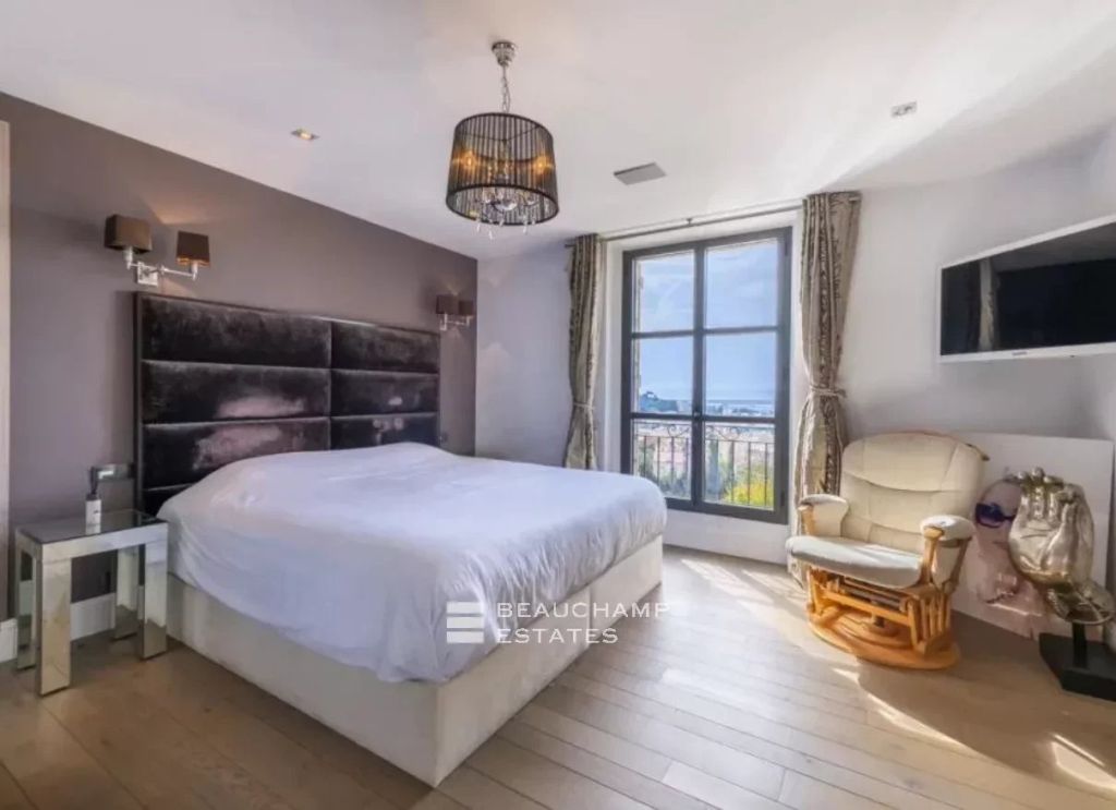 Villa with panoramic sea view