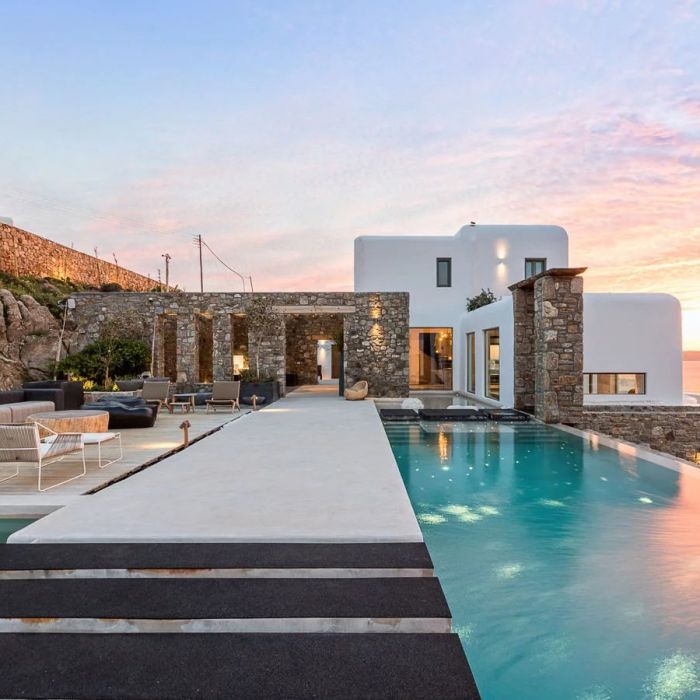 Villa WRV | A modern property designed by a famous architect