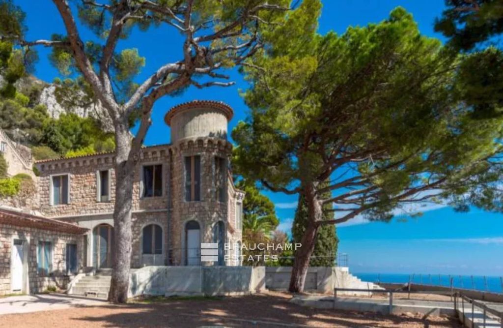 VILLEFRANCHE-SUR-MER – UNIQUE SEA VIEW BASTIDE