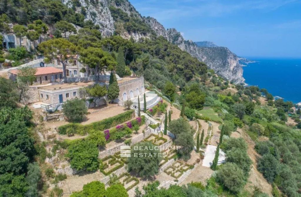 VILLEFRANCHE-SUR-MER – UNIQUE SEA VIEW BASTIDE