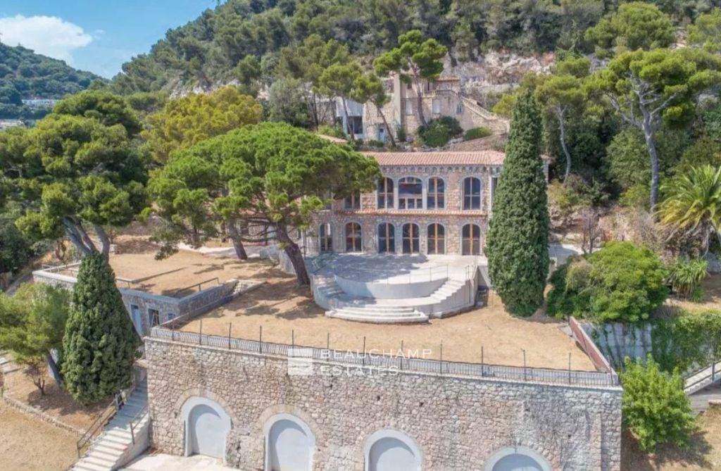 VILLEFRANCHE-SUR-MER – UNIQUE SEA VIEW BASTIDE