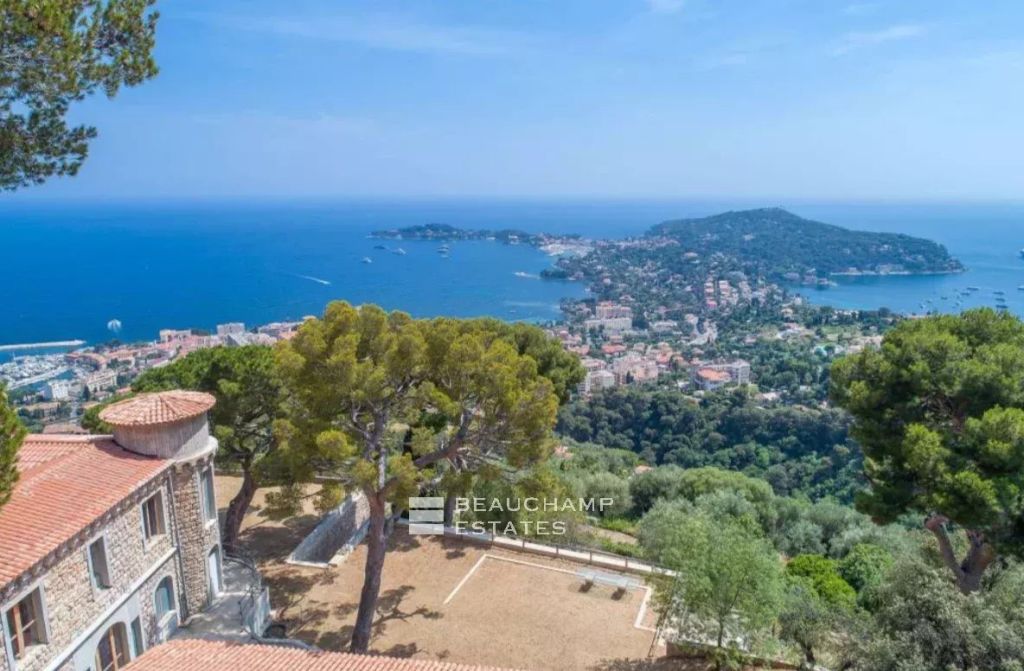 VILLEFRANCHE-SUR-MER – UNIQUE SEA VIEW BASTIDE