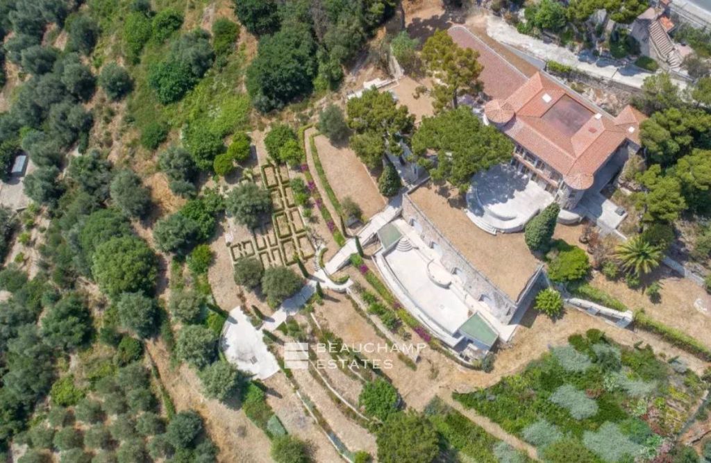 VILLEFRANCHE-SUR-MER – UNIQUE SEA VIEW BASTIDE