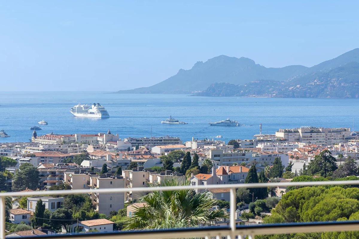 vue mer cannes | Beauchamp Estates