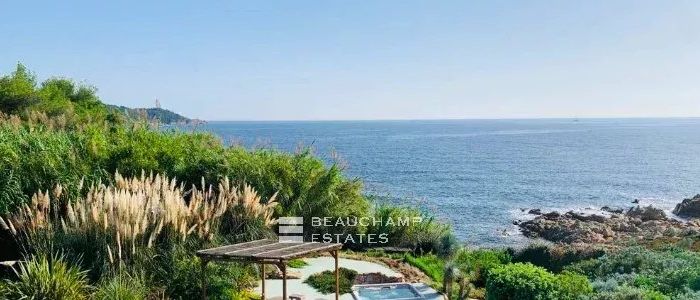 Pieds dans l&rsquo;eau Ramatuelle L&rsquo;Escalet