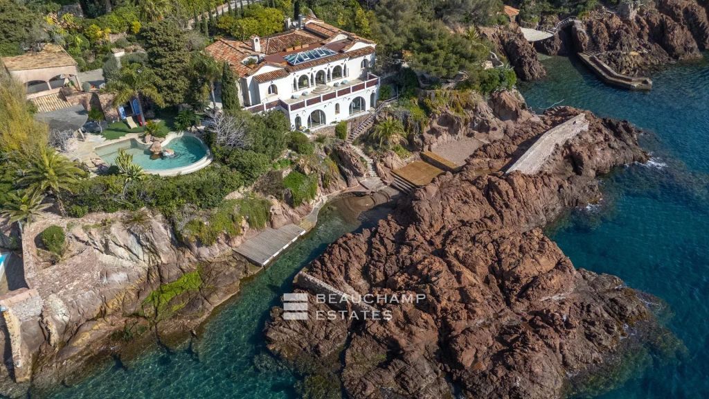 Waterfront villa with direct sea access – Théoule-sur-Mer