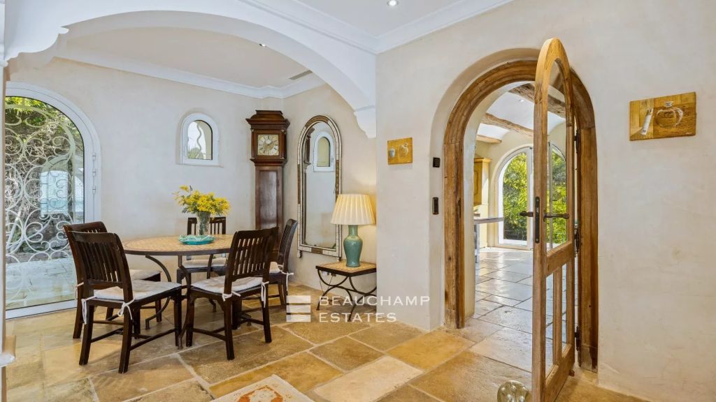 Waterfront villa with direct sea access – Théoule-sur-Mer