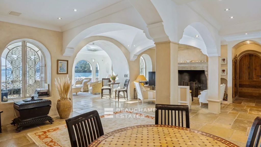 Waterfront villa with direct sea access – Théoule-sur-Mer