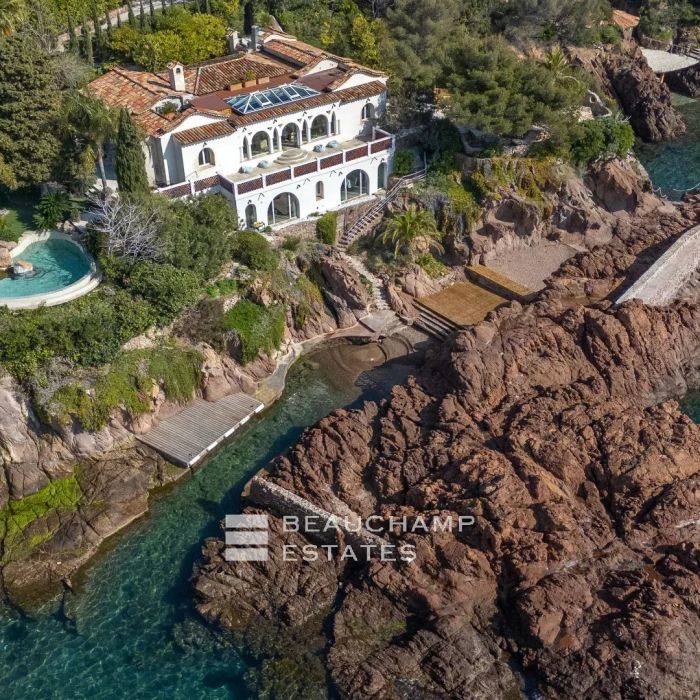 Waterfront villa with direct sea access – Théoule-sur-Mer