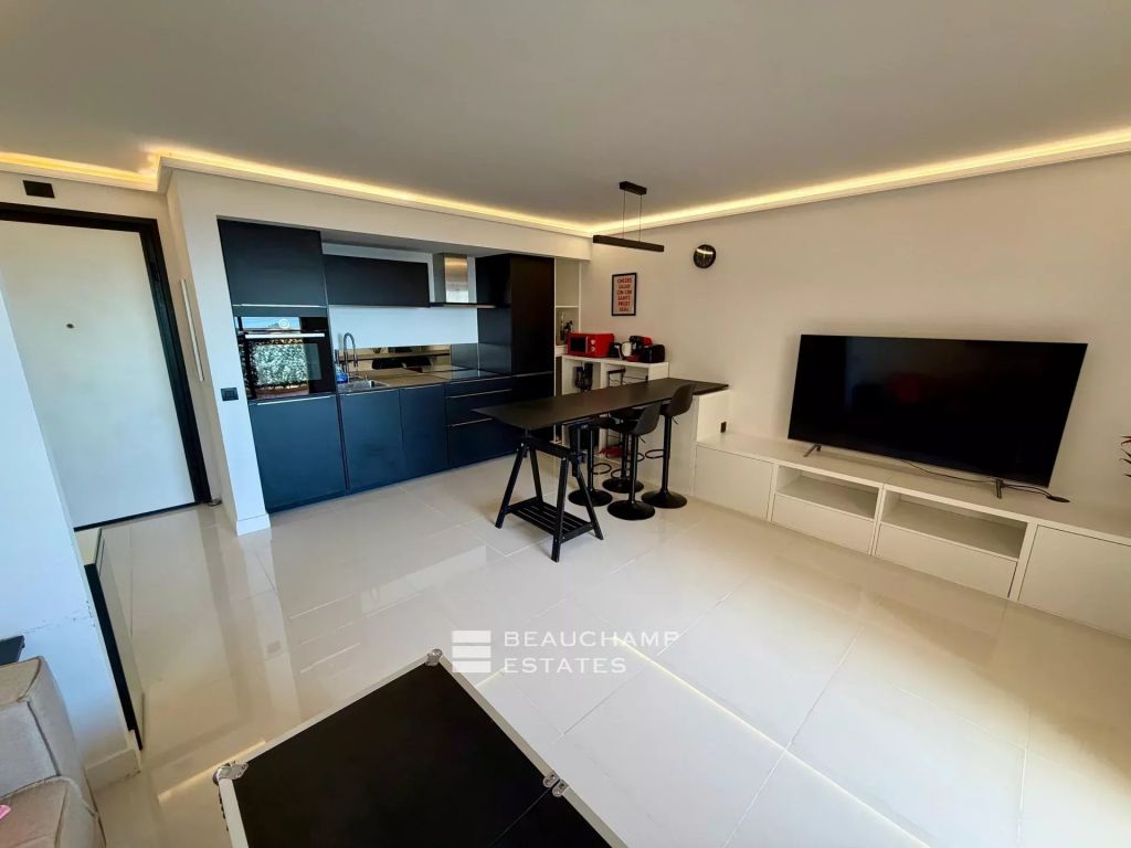 2-Bedroom Apartment with Panoramic Sea View – Cap d’Ail