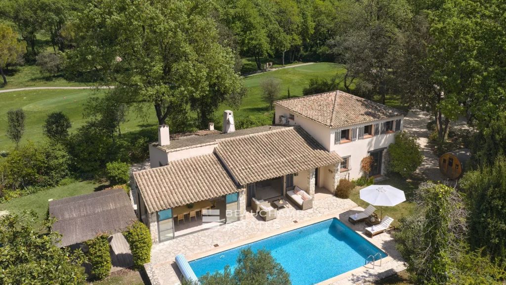 4-bedroom neo-Provençal villa in Mougins in a gated community