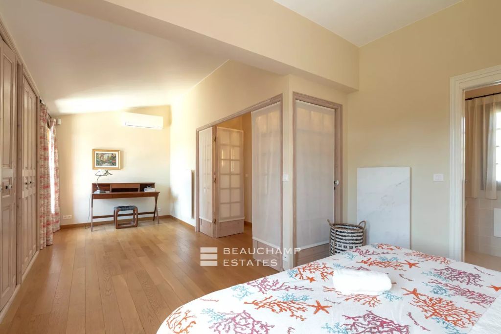 4-bedroom Provençal villa with a swimming pool, just a short walk from the beaches – Cap d’Antibes