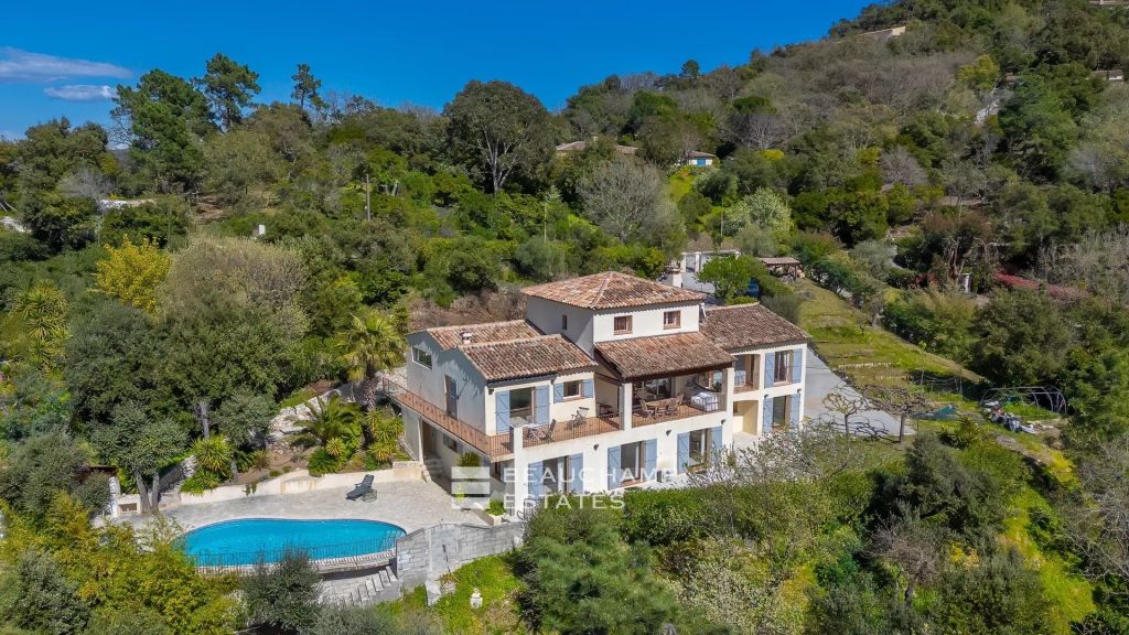 5-bedroom Provençal villa in the heart of the Esterel Natural Park