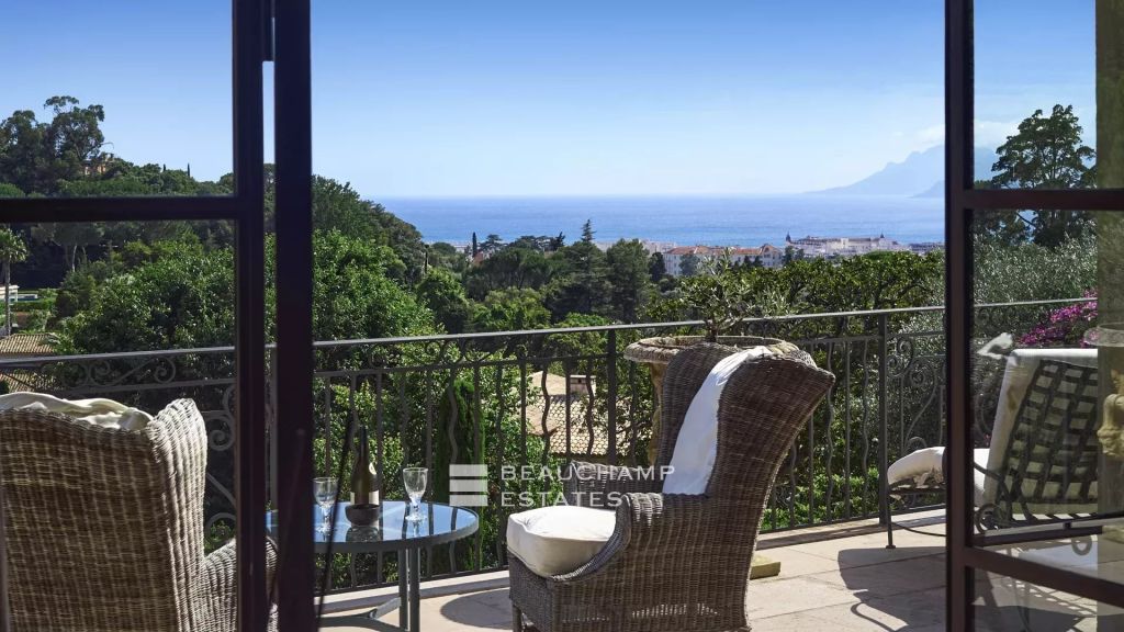 6-bedroom property with sea view – Cannes Californie