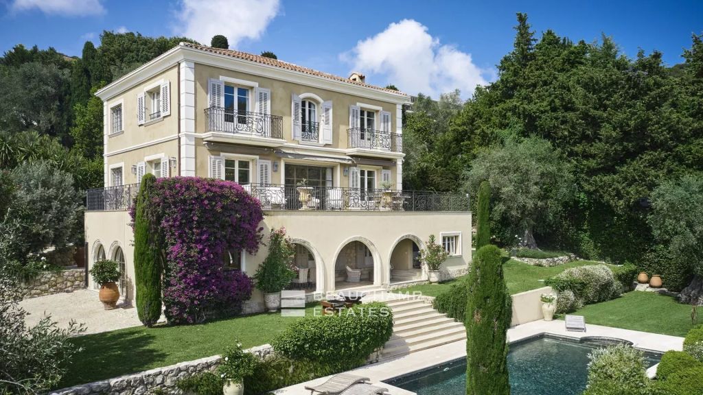 Property with panoramic sea view – Cannes Californie