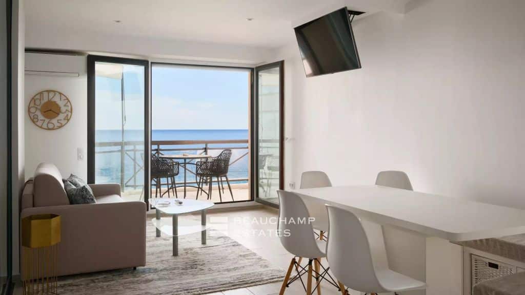 Cannes la Bocca – One bedroom apartment entirely renovated
