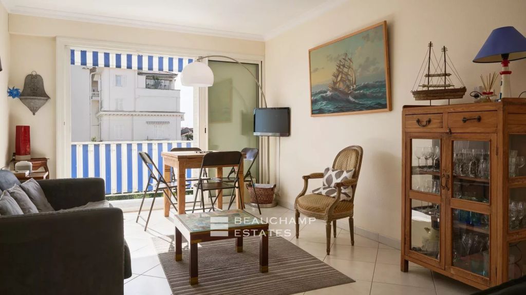 SOLE AGENT  – 2-bedroom apartment with sea view – Cannes Stanislas