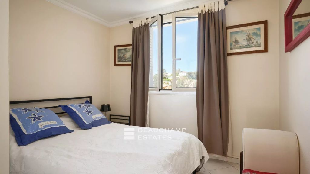 SOLE AGENT  – 2-bedroom apartment with sea view – Cannes Stanislas