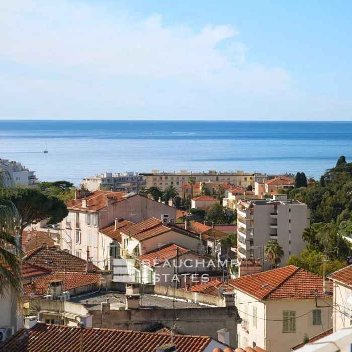 SOLE AGENT – 2-bedroom apartment with sea view – Cannes Stanislas