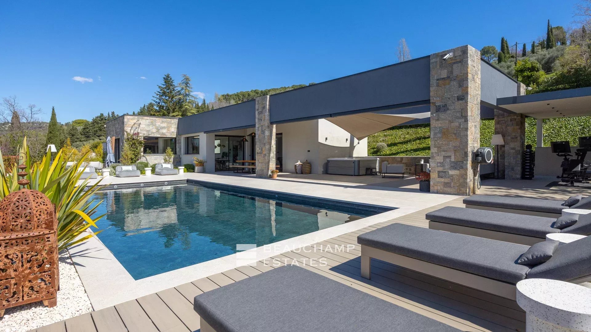 Contemporary 4-bedroom villa in Mouans-Sartoux with a pool Contemporary 4-bedroom villa in Mouans-Sartoux with a pool