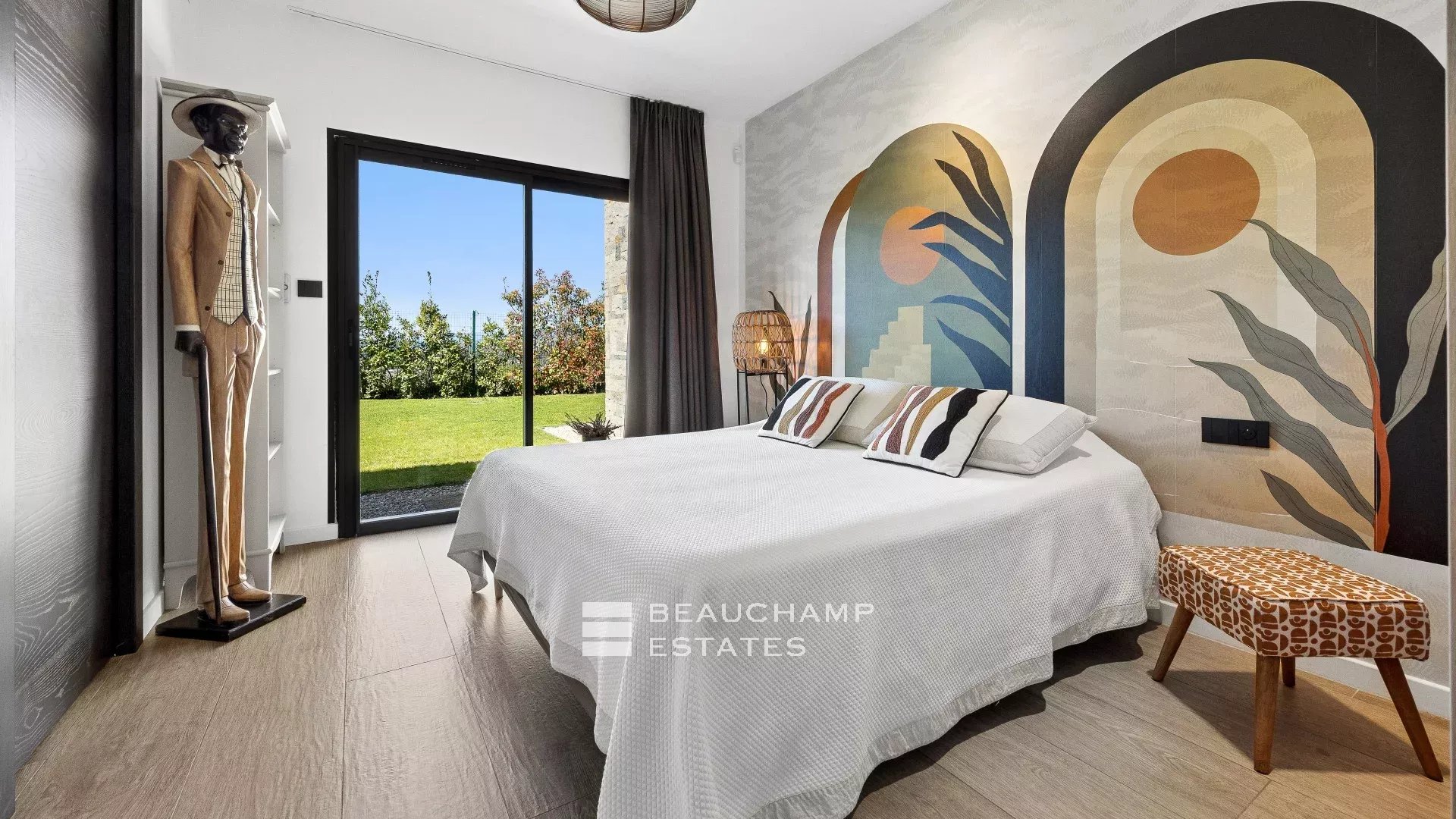 Contemporary 4-bedroom villa in Mouans-Sartoux with a pool Contemporary 4-bedroom villa in Mouans-Sartoux with a pool