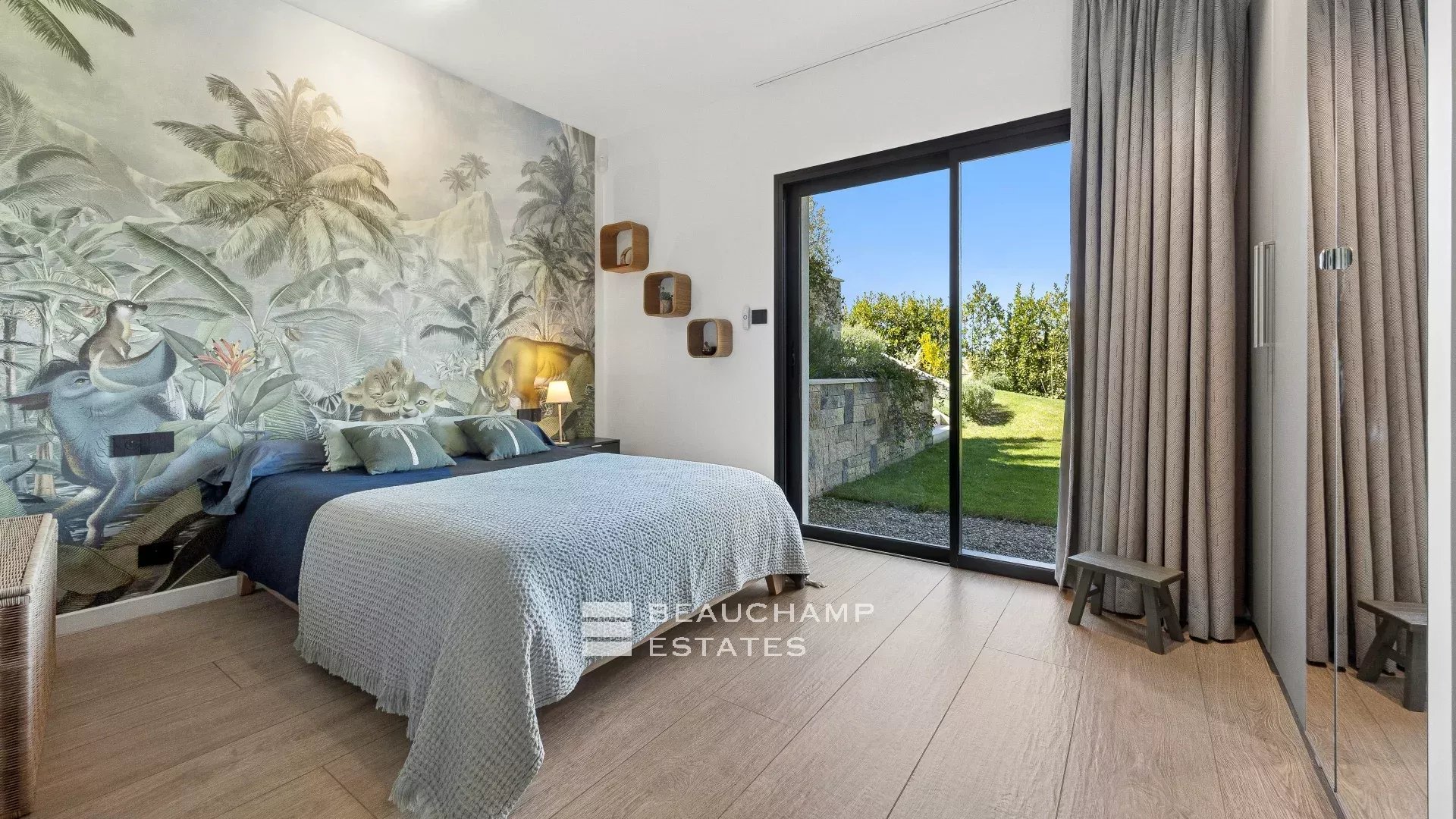 Contemporary 4-bedroom villa in Mouans-Sartoux with a pool Contemporary 4-bedroom villa in Mouans-Sartoux with a pool