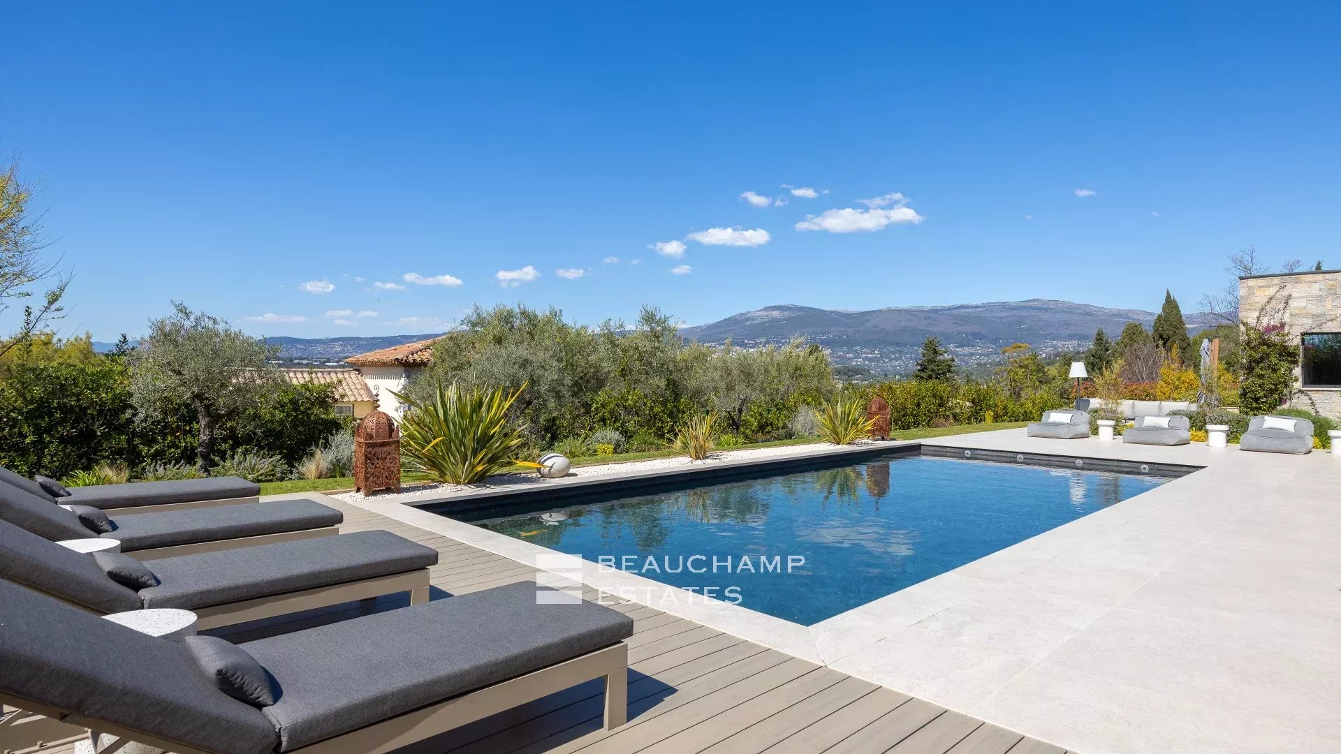 Contemporary 4-bedroom villa in Mouans-Sartoux with a pool Contemporary 4-bedroom villa in Mouans-Sartoux with a pool