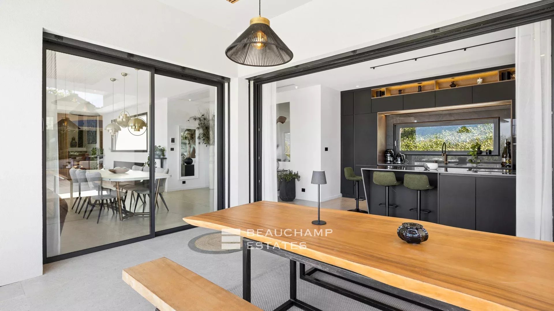 Contemporary 4-bedroom villa in Mouans-Sartoux with a pool Contemporary 4-bedroom villa in Mouans-Sartoux with a pool