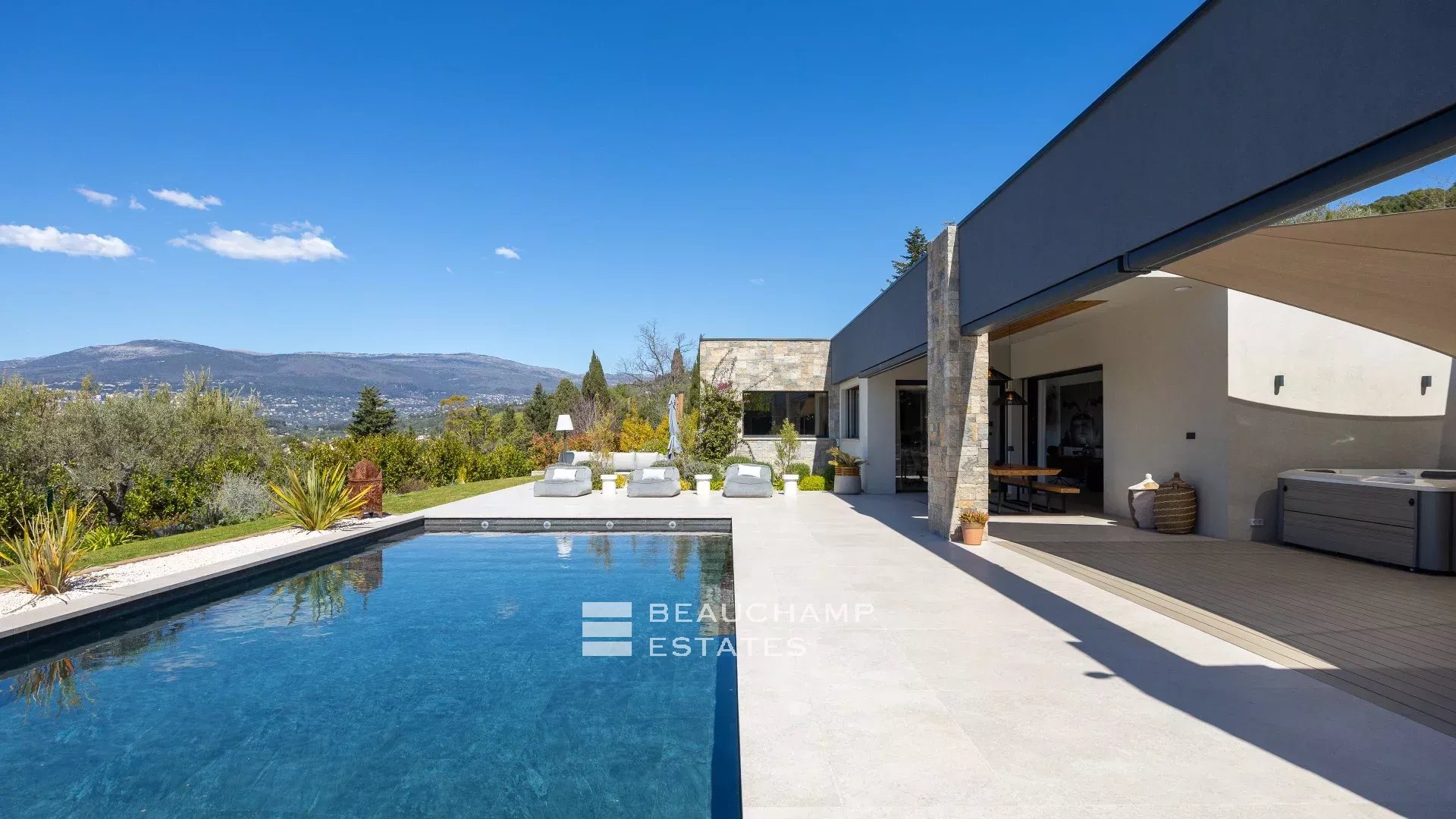 Contemporary 4-bedroom villa in Mouans-Sartoux with a pool Contemporary 4-bedroom villa in Mouans-Sartoux with a pool