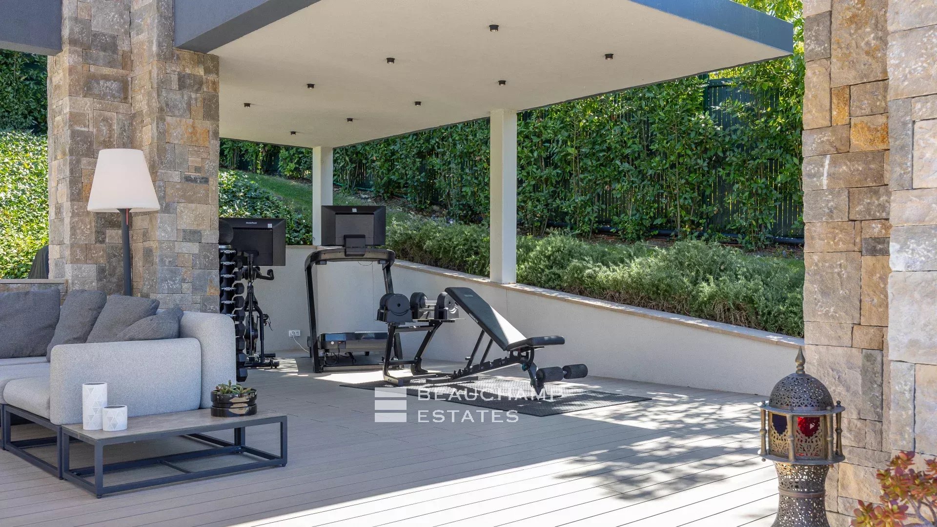 Contemporary 4-bedroom villa in Mouans-Sartoux with a pool Contemporary 4-bedroom villa in Mouans-Sartoux with a pool