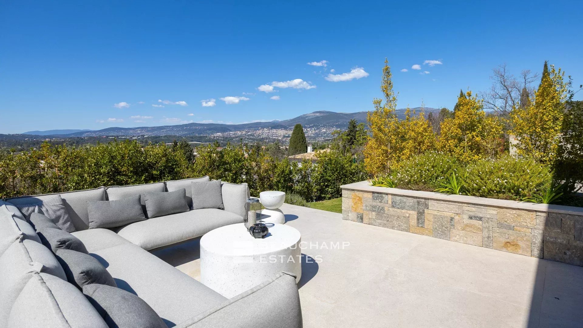 Contemporary 4-bedroom villa in Mouans-Sartoux with a pool Contemporary 4-bedroom villa in Mouans-Sartoux with a pool