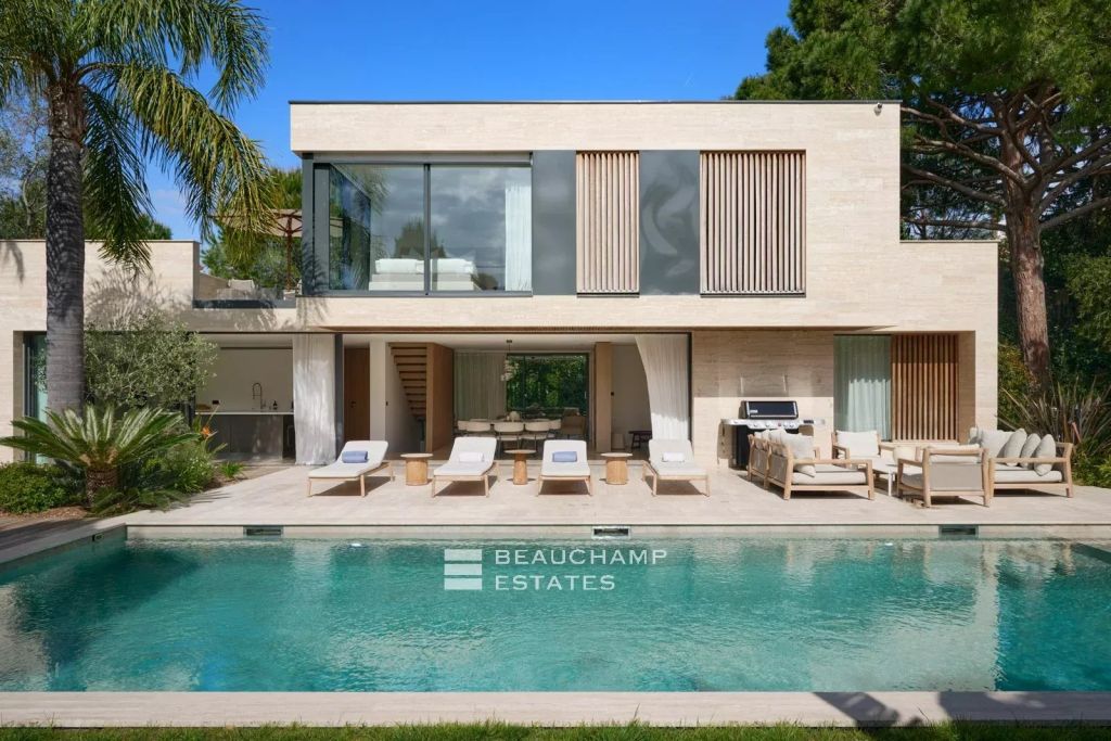 Contemporary 5-bedroom villa within walking distance of the beaches – Cap d’Antibes
