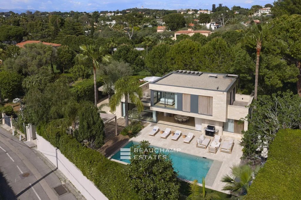Contemporary 5-bedroom villa within walking distance of the beaches – Cap d’Antibes