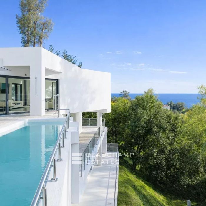 Contemporary villa – sea view & generous volumes – Cannes
